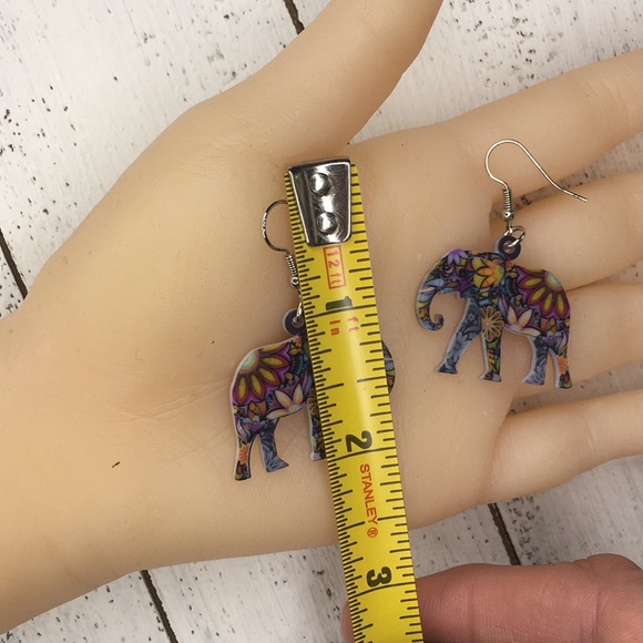 Elephant Acrylic Earrings - Picture 6 of 8